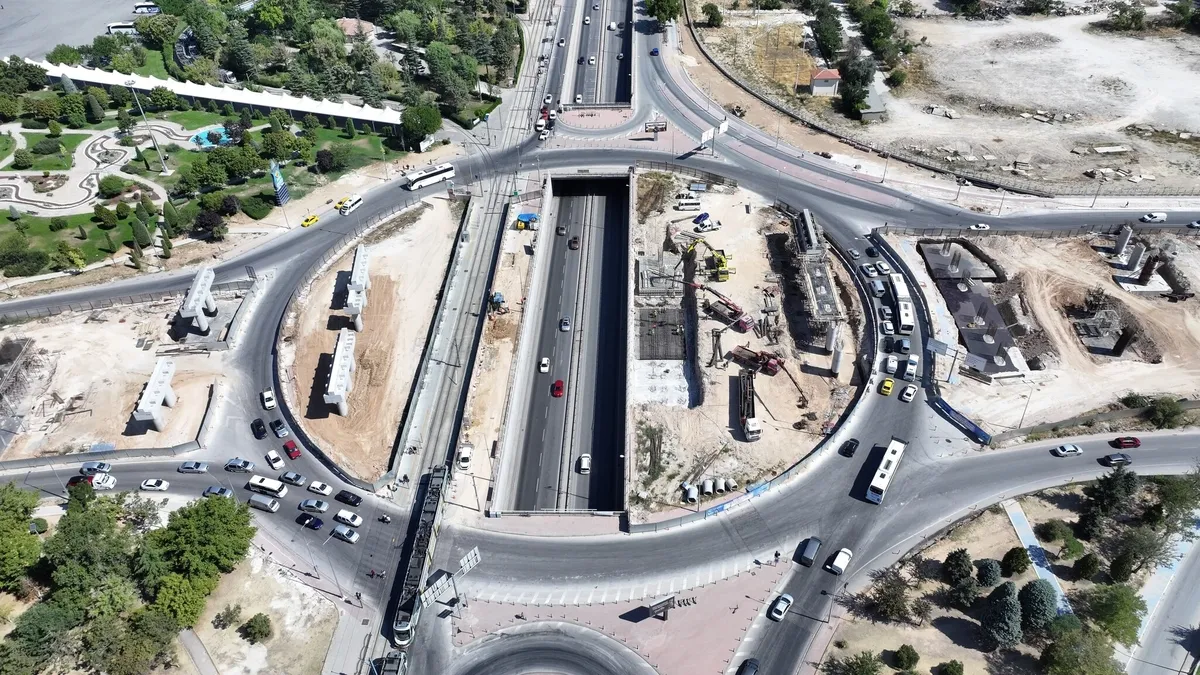 Konya Büyükşehir Belediye Başkanı Altay dev projeleri inceledi: KONYARAY Banliyö Hattında çalışmalar kesintisiz sürüyor