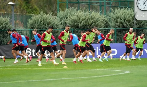 a-milli-takim-norvec-maci-hazirliklarini-surdurdu-stefan-kuntzdan-uyarilar-1633458172209.jpg A Milli Takım, Norveç maçı hazırlıklarını sürdürdü! Stefan Kuntz'dan uyarılar-5