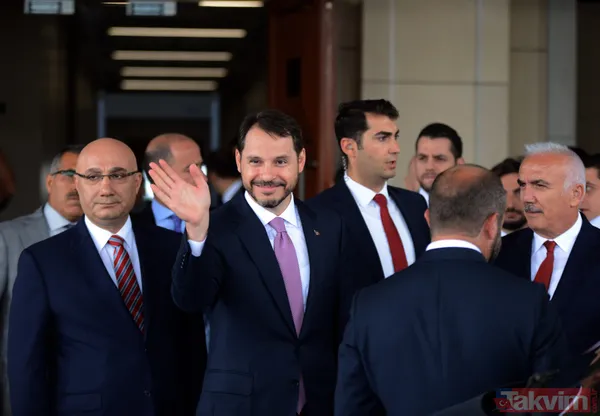 Aylar sonra Türkiye'ye dönen Hakan Atilla'nın karşılanmasında duygu dolu anlar yaşandı - 49