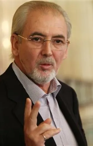 Bulgaristan’da Türk partisinin lideri Lütfi Mestan trafik kazası geçirdi