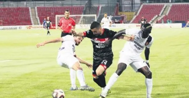 Fatih Karagümrük Bal-Kes’i topa tuttu!