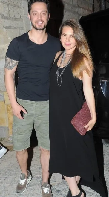 Berkin Gökbudak'ın eşi olan Aslı Enver'in ilk eşi bakın kim çıktı! 3 yıllık evlilik 2015'te bitmişti görenler inanamadı: "Gerçek mi senaryo mu?"-9