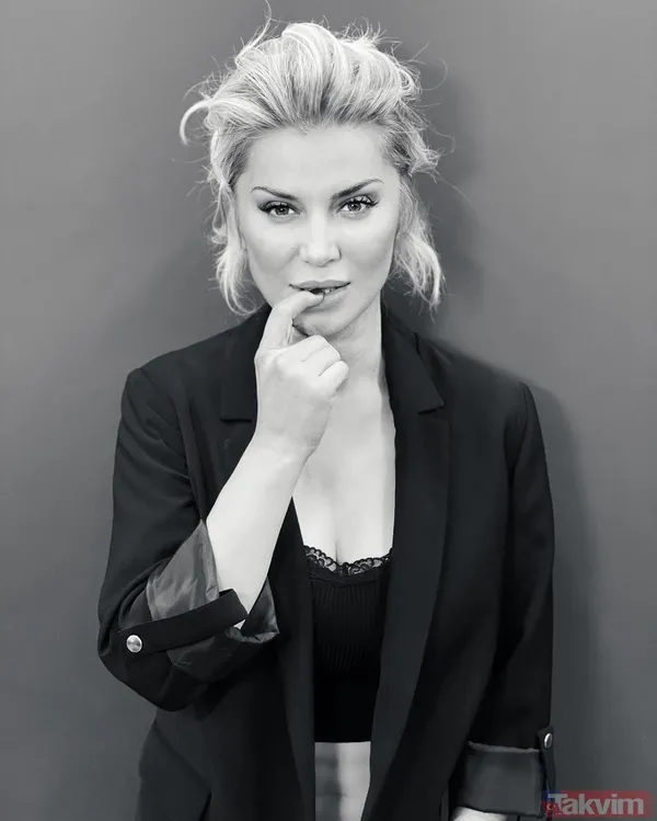 Songül Karlı’ya bu kez dekolte yetmedi yırtmacının derinliğini de arttırdı! Öyle bir elbise giydi ki oğlu bu kez fena kızacak - 9