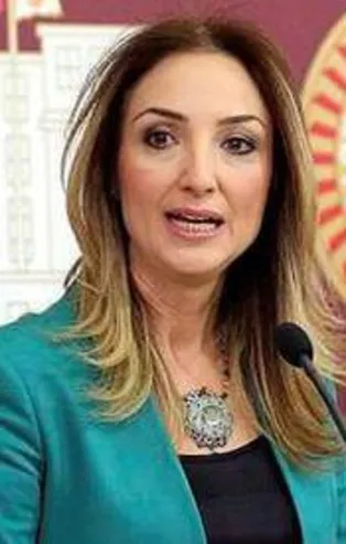 CHP Aylin Nazlıaka'yı affetti