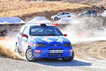 Samsun Şehir Hastanesi hemşiresi Hilal Olgun, ralli pistlerinde kupa topluyor