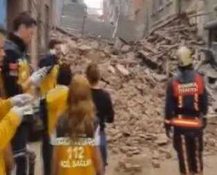 Beyoğlu’nda facia! 5 katlı bina çöktü