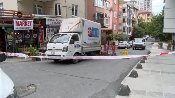 istanbul-kucukcekmecede-iski-ekipleri-sokakta-kazi-yaparken-dogal-gaz-borusunu-patlatti-1630661741902.jpg İstanbul Küçükçekmece'de İSKİ ekipleri sokakta kazı yaparken doğal gaz borusunu patlattı-2