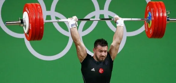 Halter Milli Takımı, ABD'nin ev sahipliğinde yapılan Dünya Şampiyonası'nı, bir altın ve bir bronz madalyayla tamamladı. Erkekler 69 kiloda Daniyar İsmayilov koparmada altın, toplamda ise bronz madalya aldı
