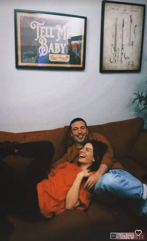 5 ay önce evlenen Demet Özdemir ile Oğuzhan Koç’u hiç böyle görmediniz! Taze gelin Demet koltukta uzanıp eşiyle sarmaş dolaş... - 7