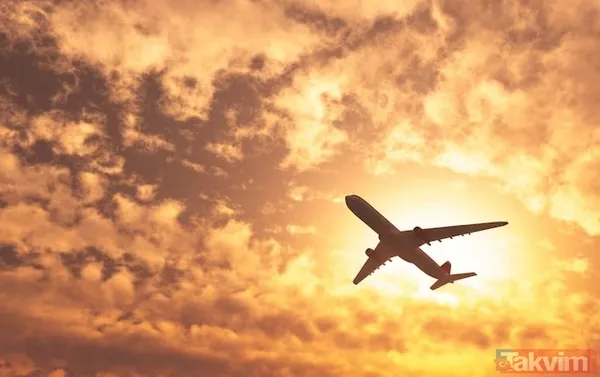 Seyahatlerin Vazgeçilmezi Olan Uçak İçi İçecek Servisi, Aslında Sandığınız Kadar Masum Olmayabilir. Deneyimli Bir Kabin Görevlisi, Blogunda Yaptığı Açıklamayla...