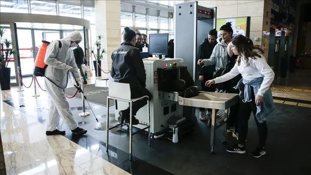 saglik-bakanligi-koronavirus-rehberini-guncelledi-artik-zorunlu-kurban-kesim-alani-avm-berber-kirtasiye-1625152759878.jpeg Sağlık Bakanlığı koronavirüs rehberini güncelledi! Artık zorunlu! Kurban kesim alanı, AVM, berber, kırtasiye...-1