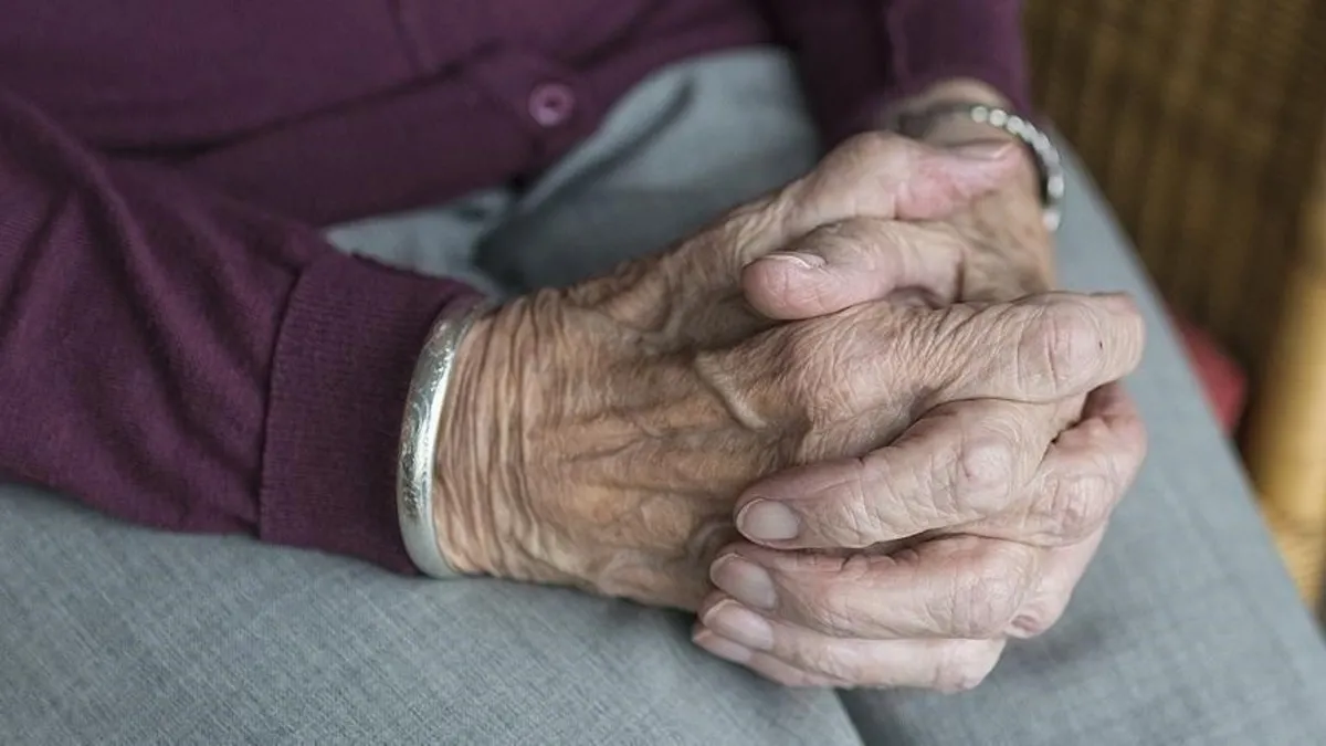 Alzheimer’a karşı yeni umut: Bu besinlerle risk azalıyor, bu yöntemle hafıza güçleniyor!