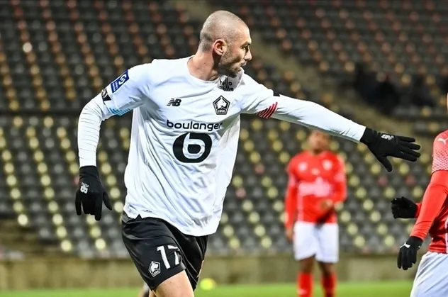 Son dakika: Burak Yılmaz sürpriz bir takıma gitti!