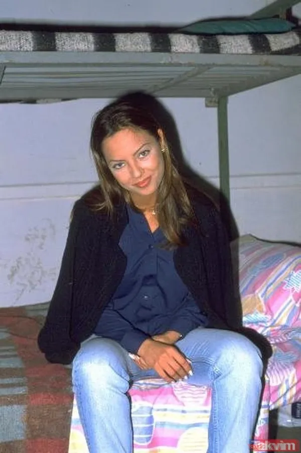 Frikik vermemek için bu kez kendi sansürledi! Ebru Polat'tan araç içinde olay poz! - 43