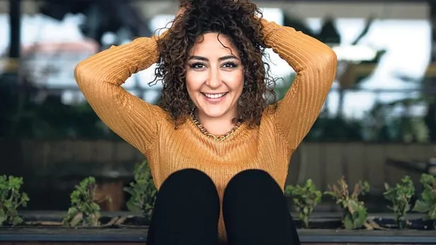 Melek Mosso kimdir? 13 Şubat Pazar İBO Show konuğu Melek Mosso kaç yaşında, nereli, evli mi, mesleği ne?-2