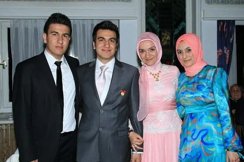 Bolu'da, Kartalkaya Kayak Merkezi'nde bulunan otelde çıkan yangında, Bolu'da avukatlık yapan Yüksel Gültekin ailesinden 7 kişiyi kaybetti. (DHA)