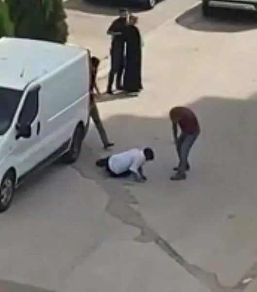 Mersin'de korkunç olay! Tekme tokat dövdükleri adamın kafasında sopa kırdılar-4