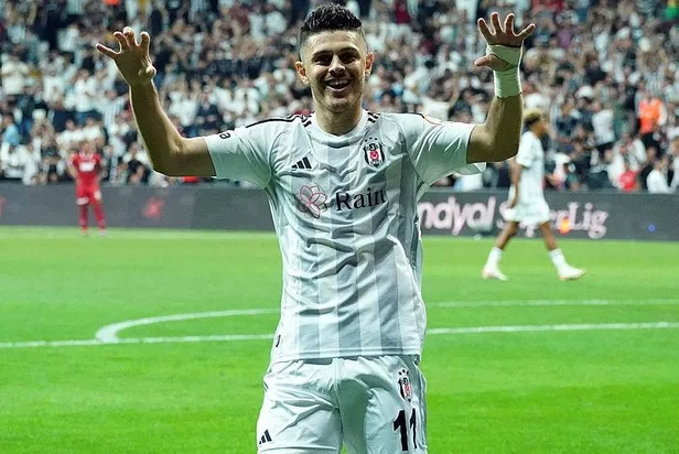 Kartal yüksek uçuyor: 24 maçtır yenilmeyen Beşiktaş bu sezon 9. maçta 8. galibiyetini Sivas önünde aldı-5