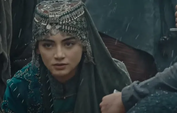 hos-geldin-malhun-hatun-kurulus-osman-46-bolum-2-fragmaninda-atini-ucuruma-suruyor-iflahini-kurutacak-1613457085542.jpg
