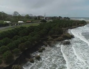 Sadece 30 metre kaldı! Karadeniz kıyıyı yuttu