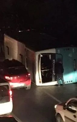İstanbul'da feci kaza! Halk otobüsü devrildi