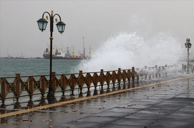 İstanbul'da deniz ulaşımına lodos engeli