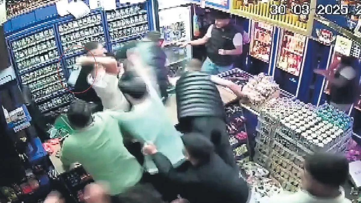 Esenyurt'ta can pazarı: 15 kişi tarafından öldüresiye dövüldü!