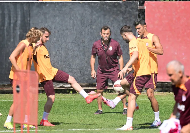 Okan Buruk'tan Zaha kararı! İşte Galatasaray'ın Samsunspor maçı 11'i - 6