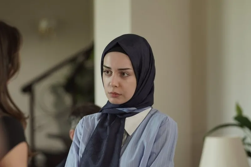 kizilcik-serbeti-apo-icin-basrol-degisikligi-karari-4-oyuncu-diziden-ayrildi-rolu-teslim-alacak-kisi-1713843916441.jpg 4 oyuncu diziden ayrıldı! Kızılcık Şerbeti Apo için başrol değişikliği kararı; Rolü teslim alacak kişi...-9