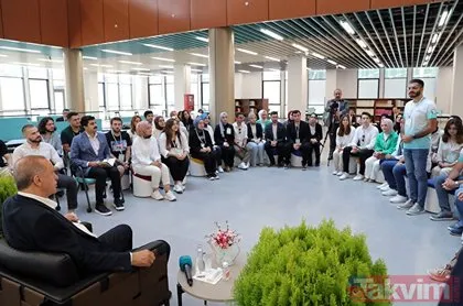 Başkan Recep Tayyip Erdoğan gençlerle buluştu! Kütüphane açılışı sonrası samimi sohbet