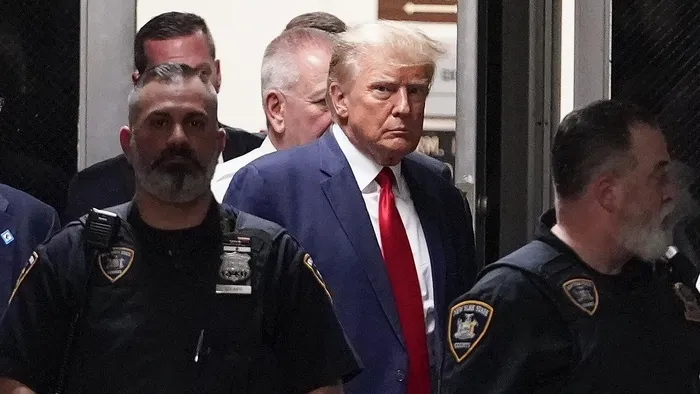 abdde-buyuk-kriz-trumpa-yargi-darbesi-2024-secimlerine-katilamayacak-1703032245762.jpeg Trump’a yargı darbesi: 2024 seçimlerine katılamayacak-2