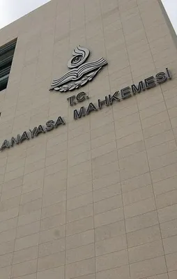 AYM üyelerine fezleke