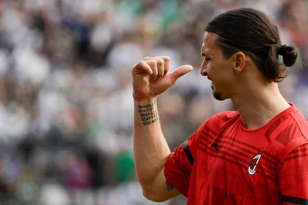 zlatan-ibrahimovic-1-yil-daha-milanda-1658151986125.jpg Zlatan Ibrahimovic, 1 yıl daha Milan'da!-2