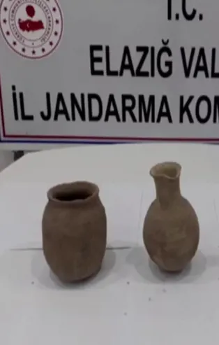 Elazığ'da Roma dönemine ait küp 3 adet testi ve küp ele geçirdi