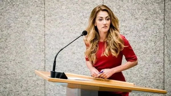 1697964313007.jpeg PKK'lı teröristin kızı Hollanda Güvenlik ve Adalet Bakanı Dilan Yeşilgöz İsrail'i desteklediğini açıkladı-4