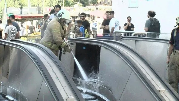 son-dakika-istanbullunun-cani-tehlikede-vezneciler-metro-istasyonunda-yangin-1694187223400.jpeg Son dakika: İstanbullunun canı tehlikede! Vezneciler metro istasyonunda yangın-3