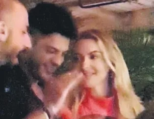 Hadise ile aşk yaşamaya başlayan Mehmet Dinçerler panikte! Yanındaki kadın 'kardeşiymiş'