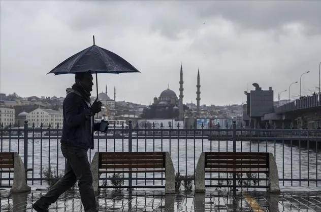 HAVA DURUMU | Meteorolojiden İstanbul ve birçok il için yağış uyarısı! Çöl tozları geliyor...