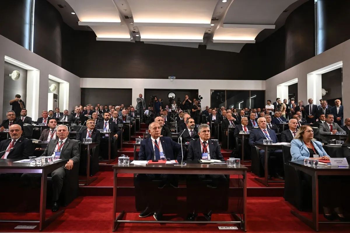 chp-ile-yeni-parti-savasinda-hasar-hesabi-kilicdaroglu-talimat-verdi-1787911599571.jpeg CHP ile Yeni Parti savaşında hasar hesabı! Kılıçdaroğlu talimat verdi-4