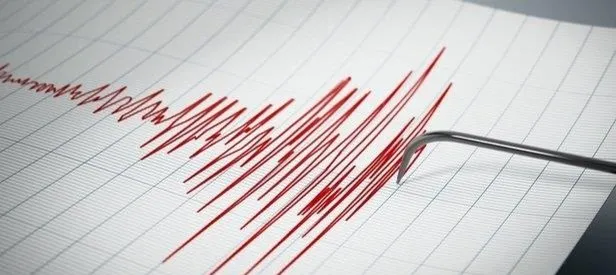 Endonezya’da 5,7 büyüklüğünde deprem