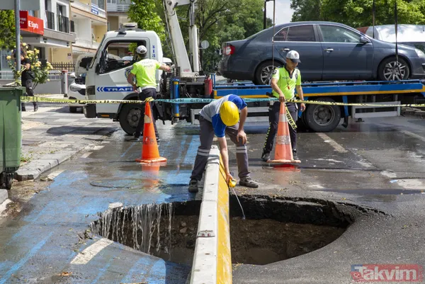 SON DAKİKA: Başkent Ankara'da sağanak yağış sonrası yol çöktü - 5