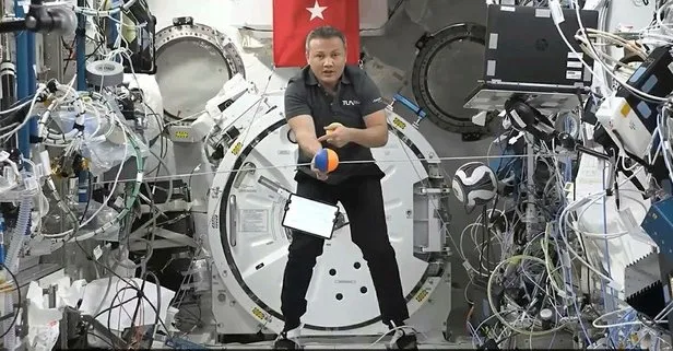Türkiye’nin ilk astronotu Alper Gezeravcı’dan mikro yer çekimi ortamında deney