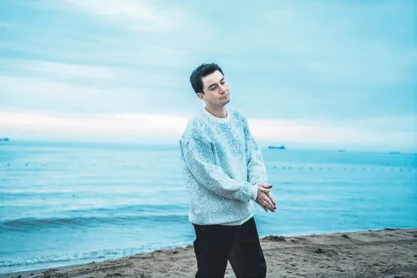 es-dolabindan-kombin-ido-tatlisesin-esi-yasemin-sefkatlinin-sade-tarziyla-dikkat-cekti-1634851079004.jpg Eş dolabından kombin! İdo Tatlıses'in eşi Yasemin Şefkatli'nin sade tarzıyla dikkat çekti-10