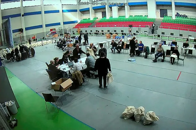 Oylar yeniden sayıldıkça İmamoğlu'yla Yıldırım arasındaki fark eriyor