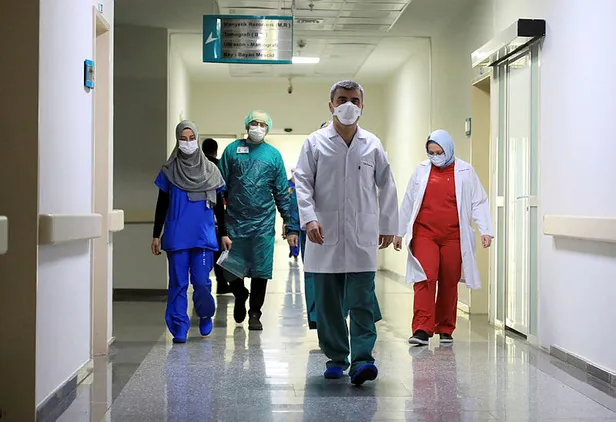 Son dakika: Antalya'daki pandemi hastanesi ilk kez görüntülendi! Koronavirüs şüphelisi işte bu aşamalardan geçiyor!-2