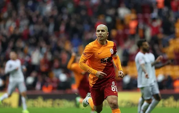 Galatasaray'ın Cezayirli yıldızı Sofiane Feghouli için bomba transfer iddiası: Başakşehir ile prensipte anlaştı!-5