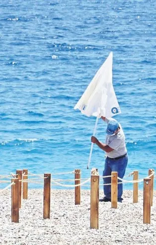 Antalya'da plajlara Kovid-19 ayarı