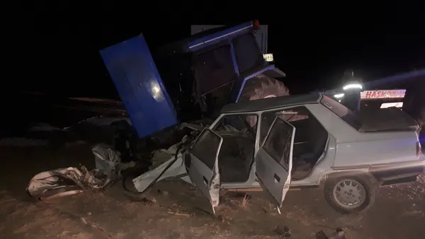 aksarayda-otomobil-ile-traktor-carpisti-1-olu-1-yarali-1635539992237.jpg Aksaray'da otomobil ile traktör çarpıştı: 1 ölü 1 yaralı-5