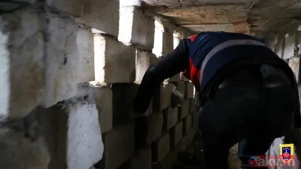 Gizli Tünelden Kaçmaya Çalıştı Jandarmanın Titizlikle Yürüttüğü Operasyonun Ardından İ.H. İkametinin Alt Kısmında Hazırladığı Gizli Tünelden Ağaçlık Alana...