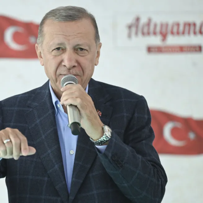 Küresel çetenin medya tetikçileri beyaz bayrak çekti! Başkan Recep Tayyip Erdoğanın dış politikasını yere göğe sığdıramadılar